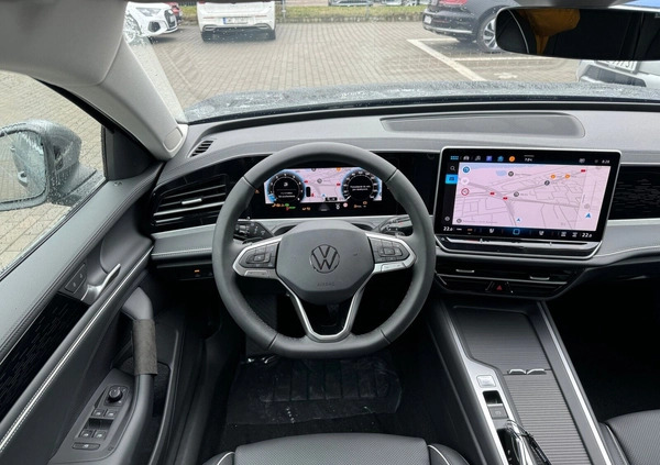 Volkswagen Passat cena 197399 przebieg: 10, rok produkcji 2024 z Wasilków małe 631